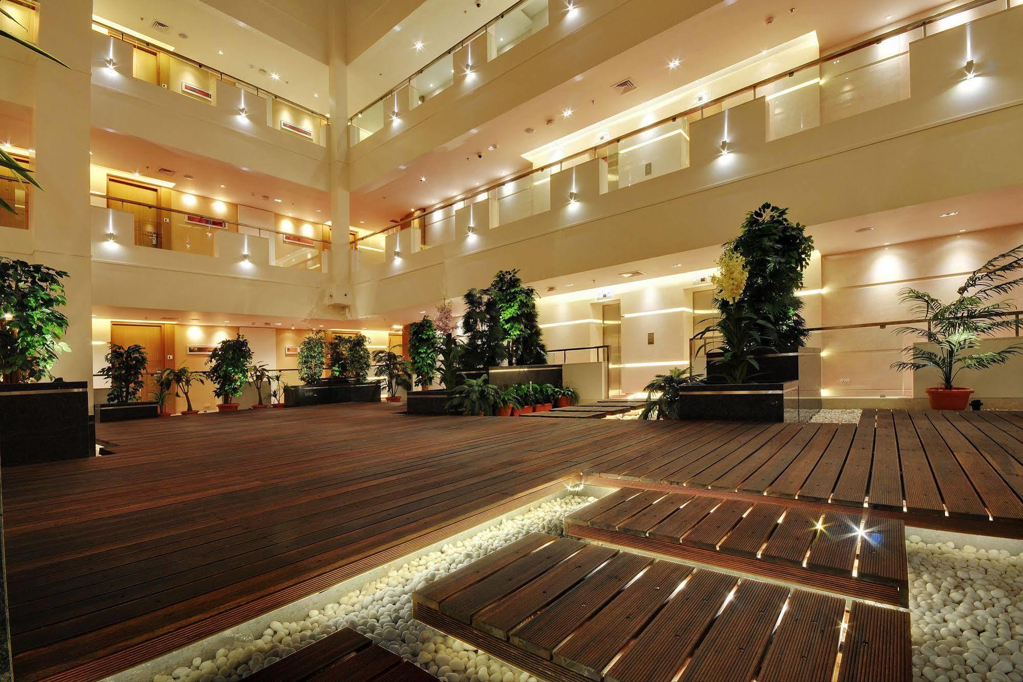 Hotel Platinum Radźkot Zewnętrze zdjęcie