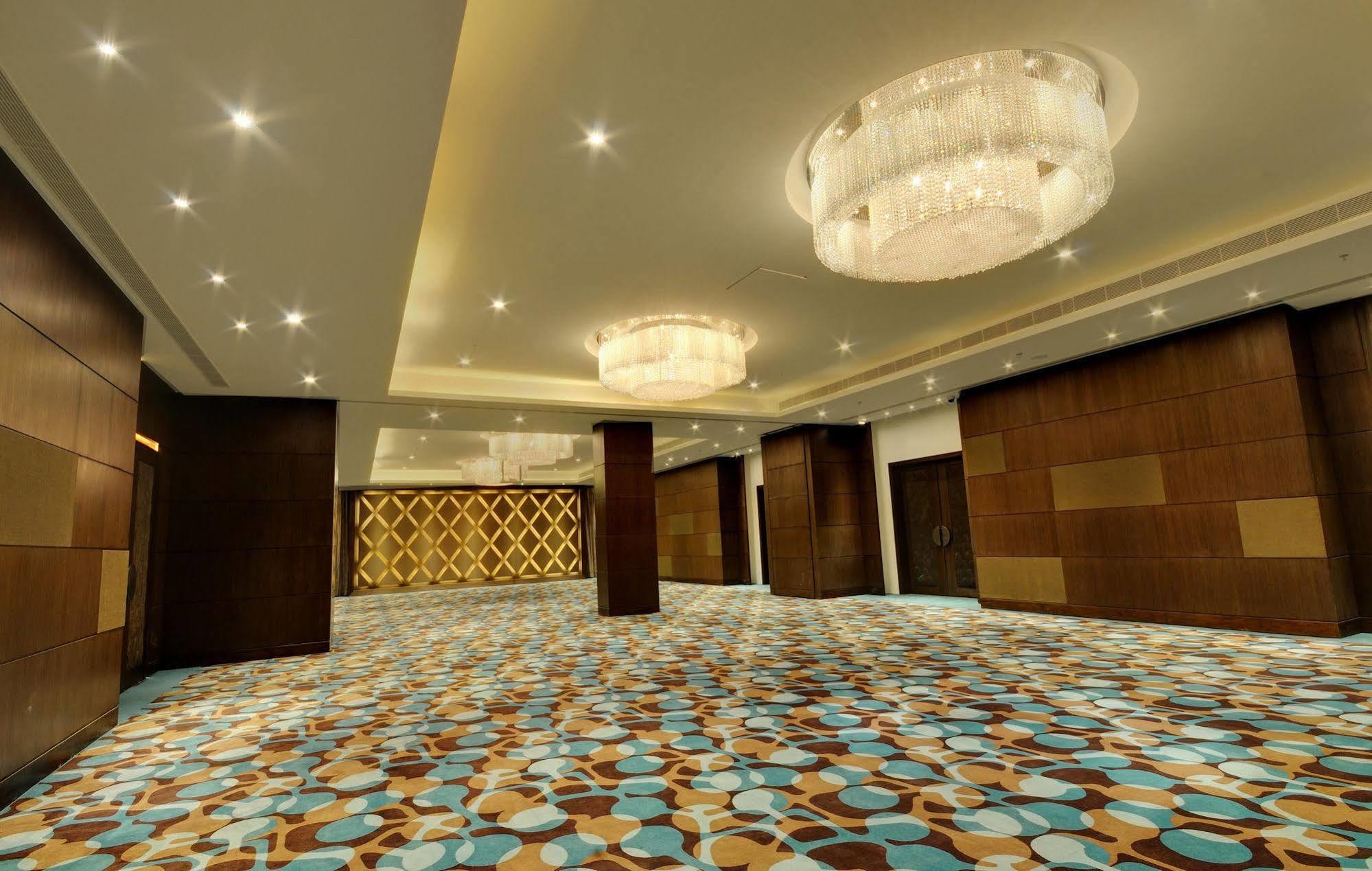 Hotel Platinum Radźkot Zewnętrze zdjęcie