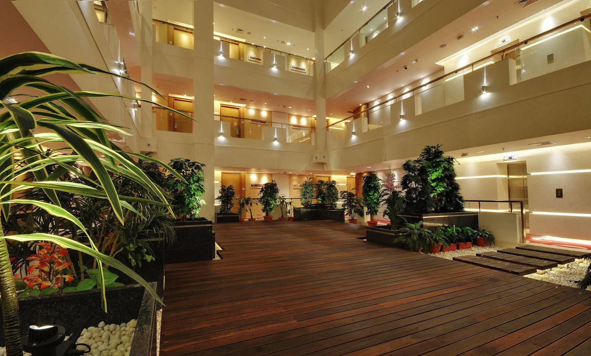 Hotel Platinum Radźkot Zewnętrze zdjęcie