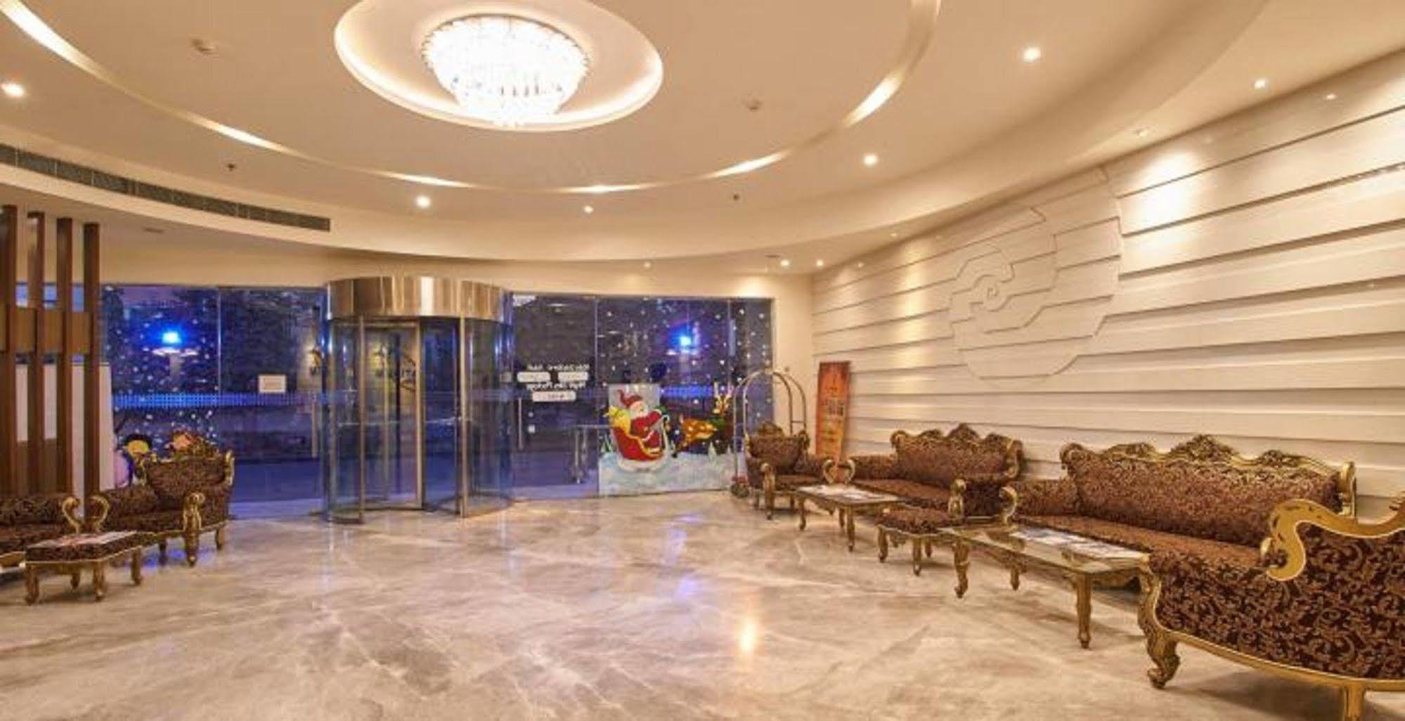 Hotel Platinum Radźkot Zewnętrze zdjęcie
