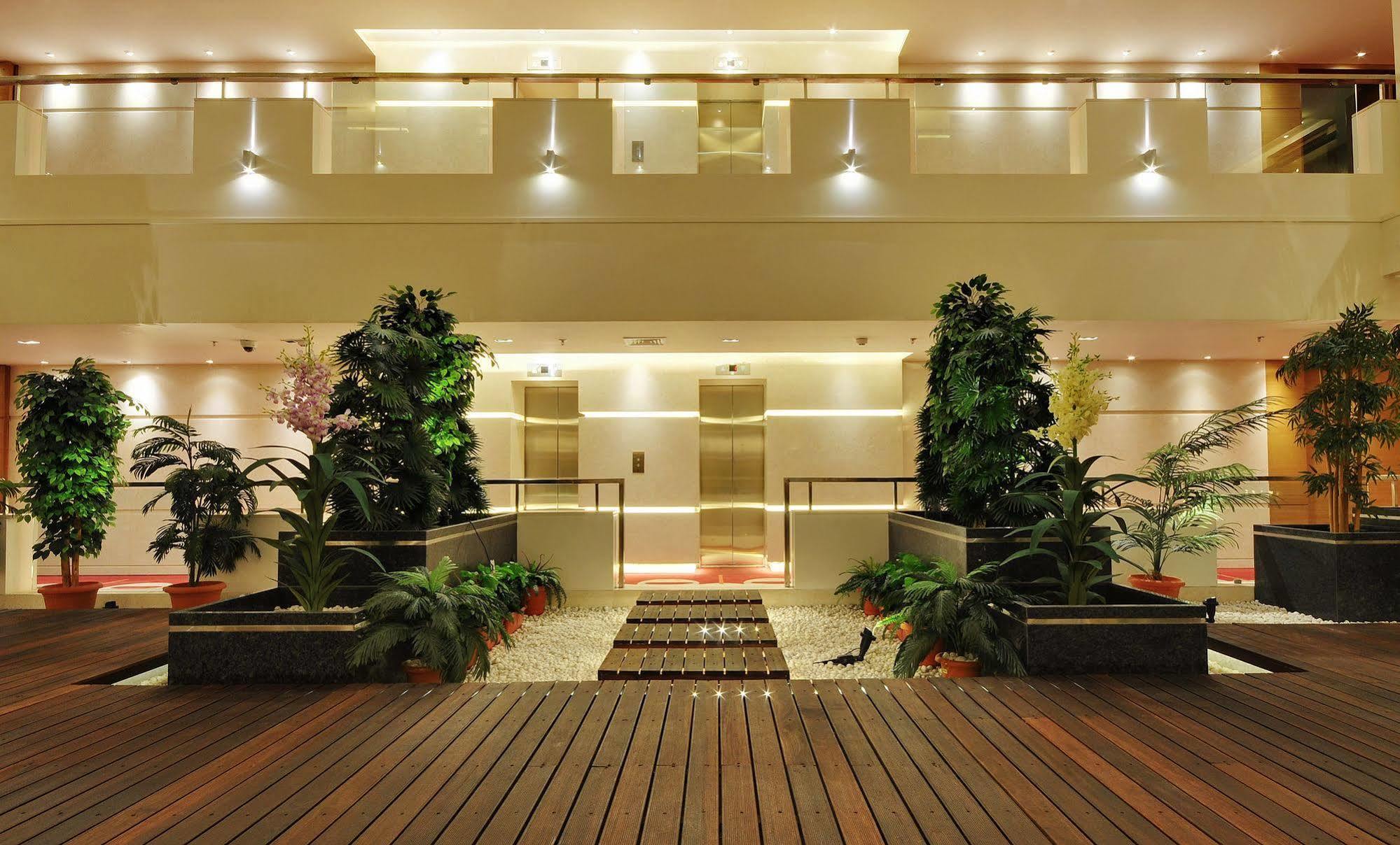 Hotel Platinum Radźkot Zewnętrze zdjęcie