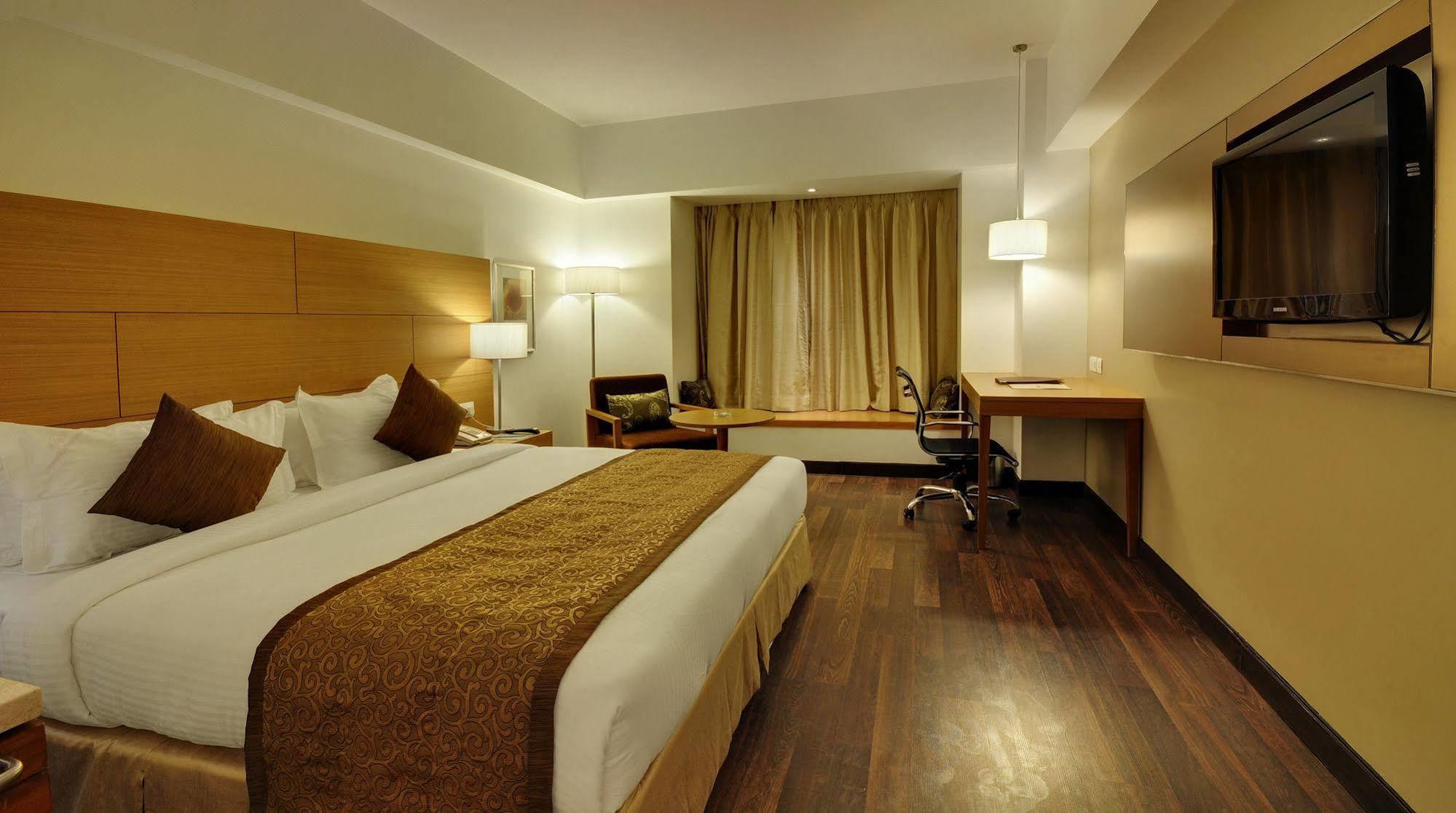 Hotel Platinum Radźkot Zewnętrze zdjęcie