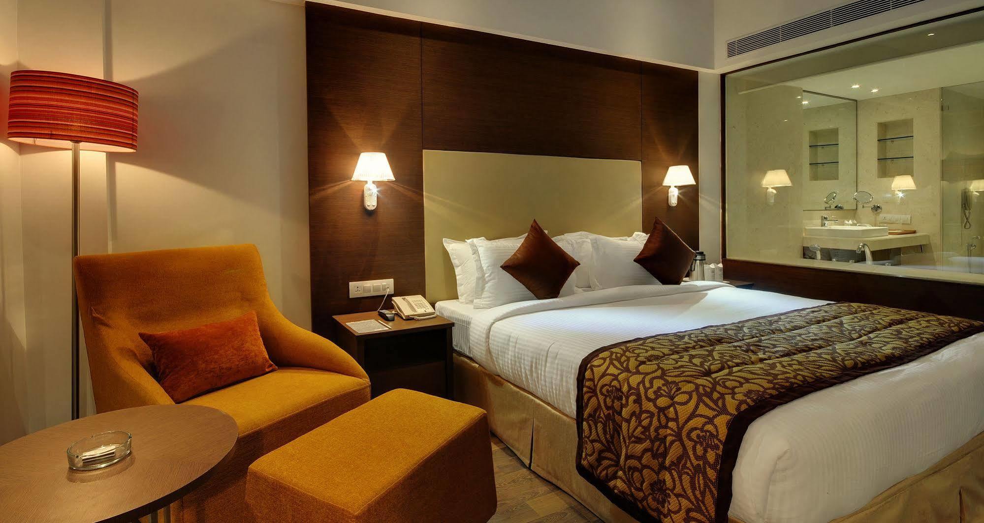 Hotel Platinum Radźkot Zewnętrze zdjęcie