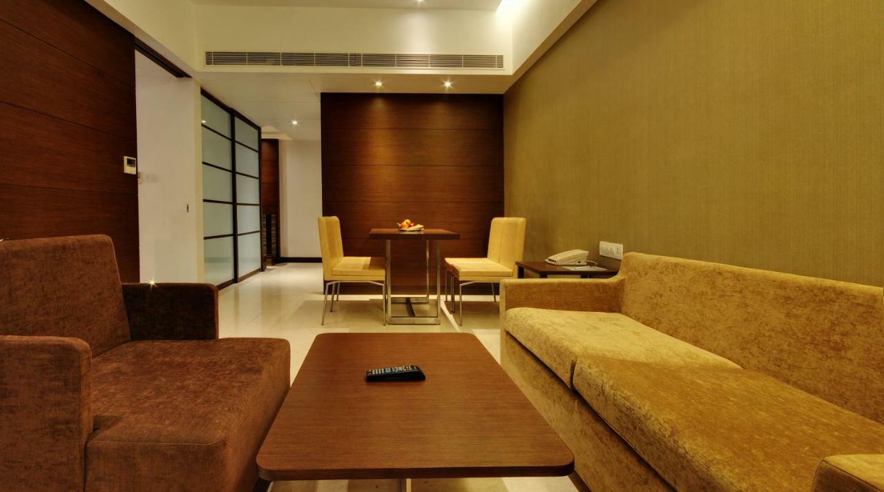 Hotel Platinum Radźkot Zewnętrze zdjęcie